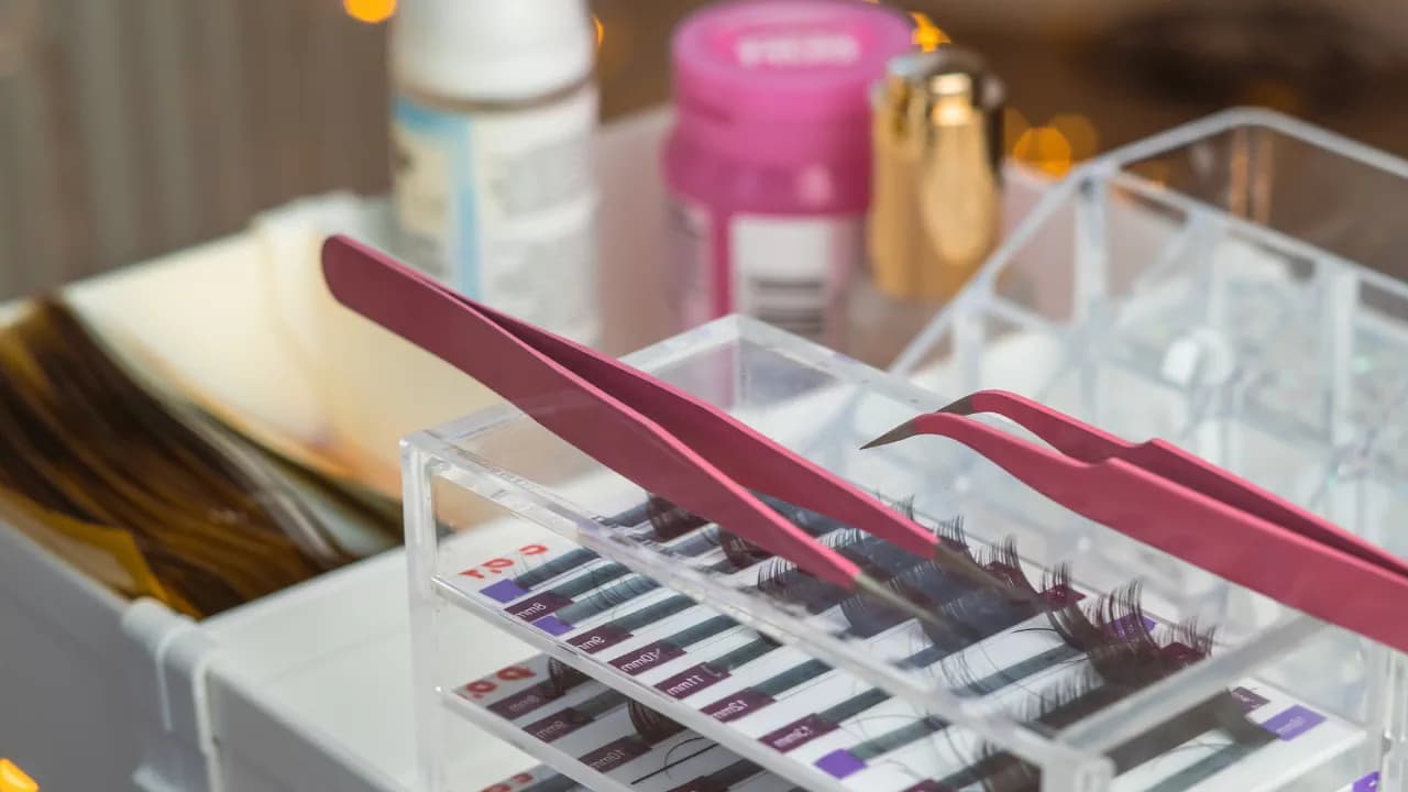 Lash Extension Patch Test