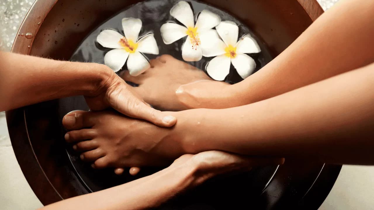 Deluxe Pedicure with 15min. Massage