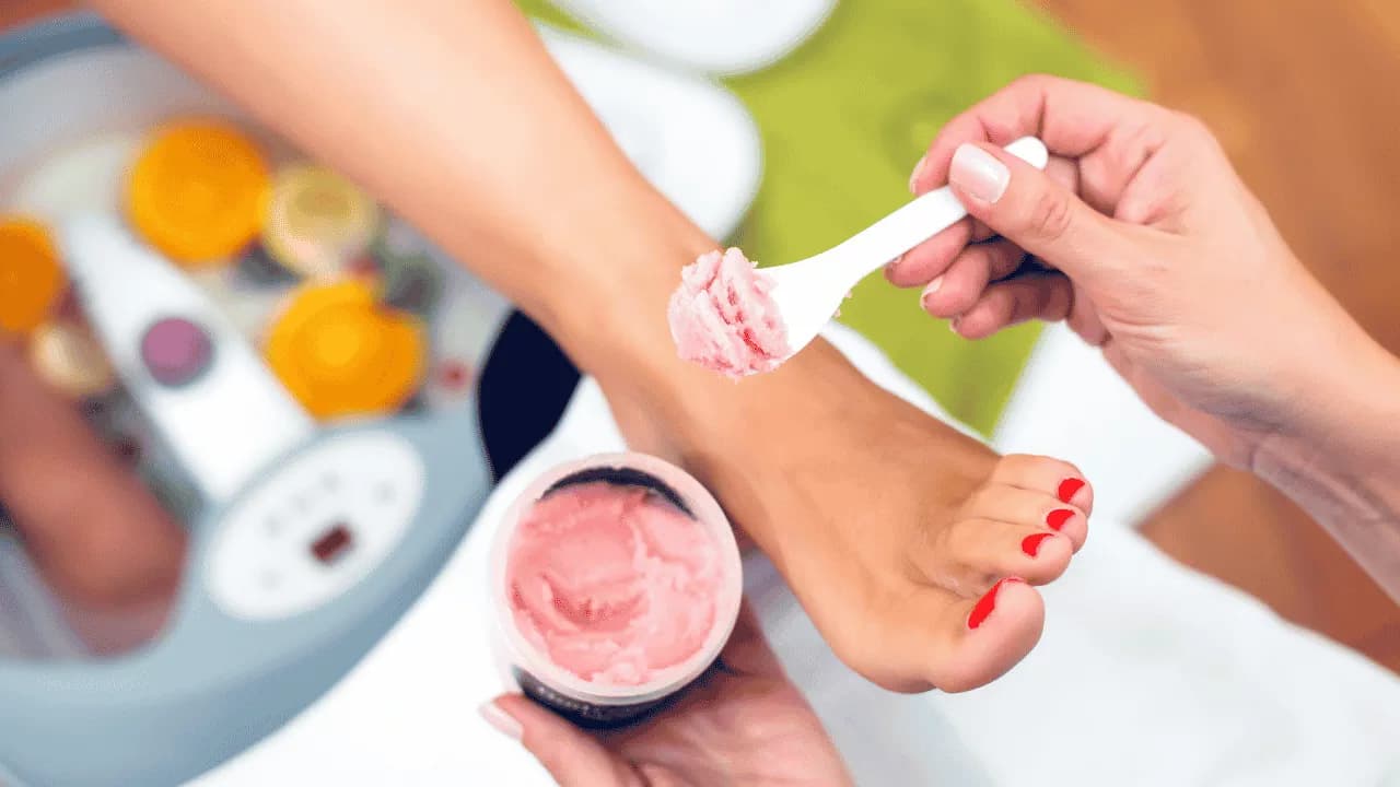 Detox Pedicure with 20min. Massage