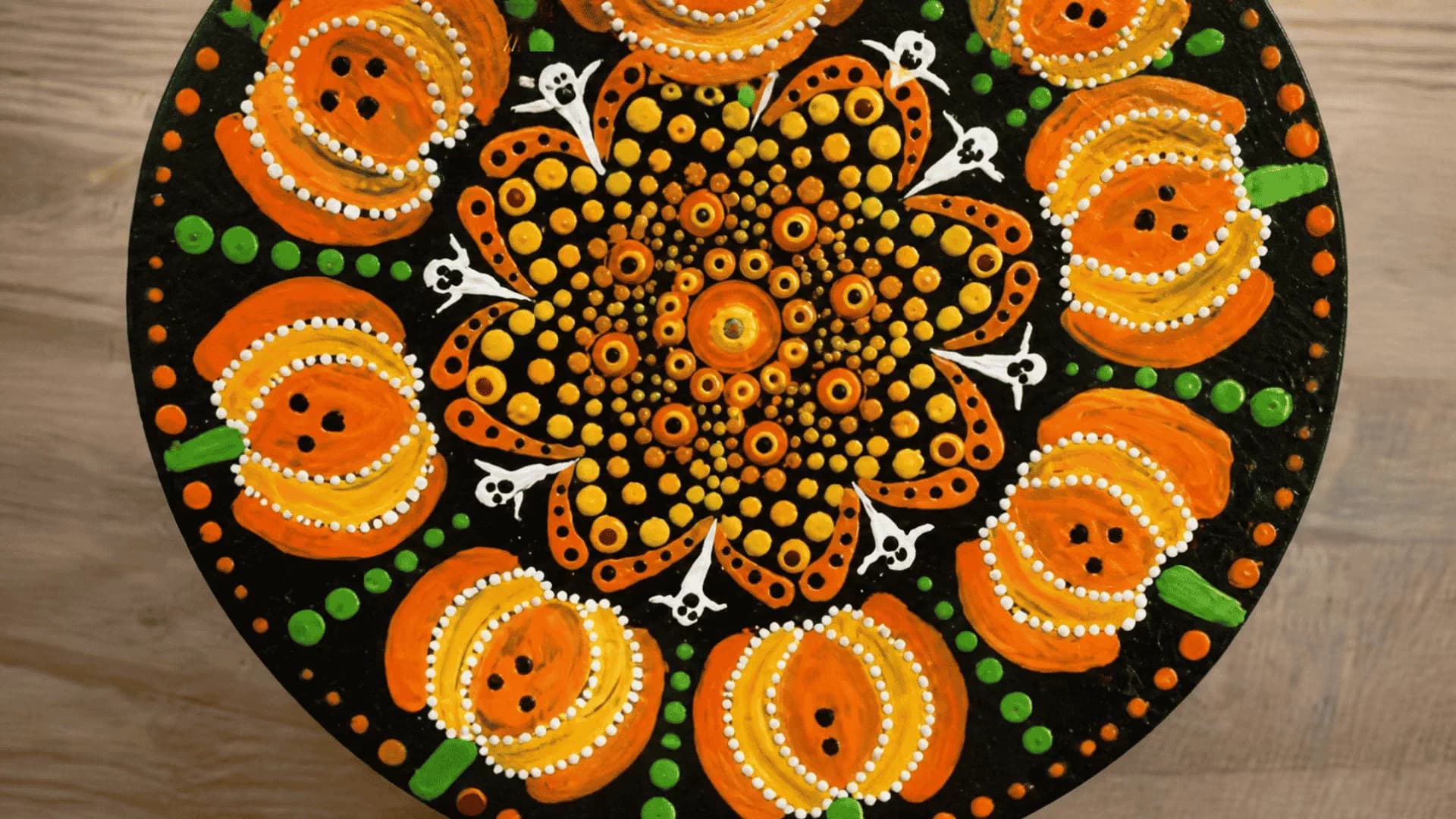 Spooky Dot Mandala: Create Your Own Halloween Art!